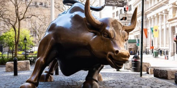 Bitcoin inicia a semana em alta. Ouro em nova ATH, S&P500 operando positivo e Real caindo hoje.